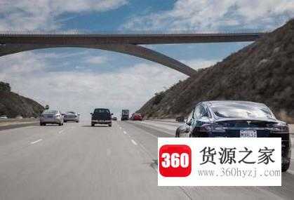 怎么在高速公路上开车