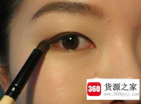 初学者怎么画眼影