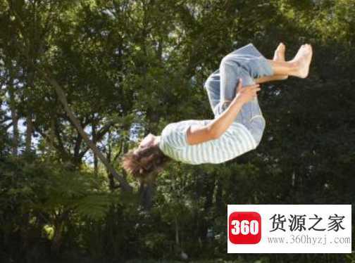 一个人怎么练空翻