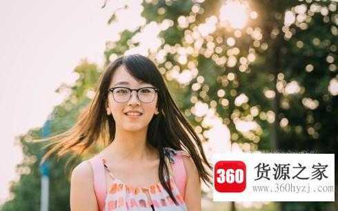 大脸适合带什么样的眼镜