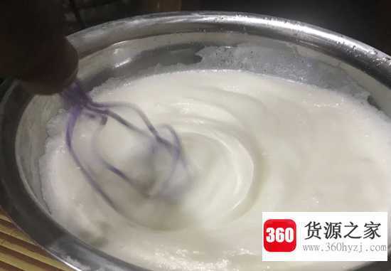 怎样快速把蛋清打成奶油状