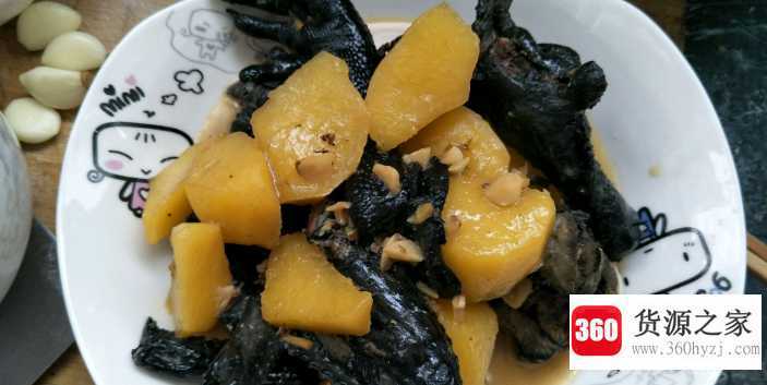 红烧乌鸡炖土豆的做法