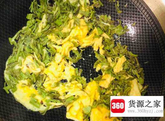 香椿炒鸡蛋的家常做法窍门
