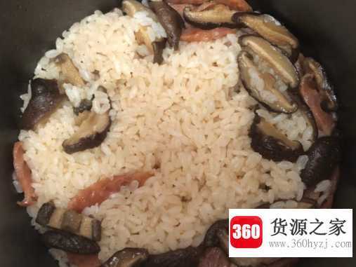 电饭锅香菇米饭的做法