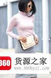灰色裙子搭配什么颜色上衣好看
