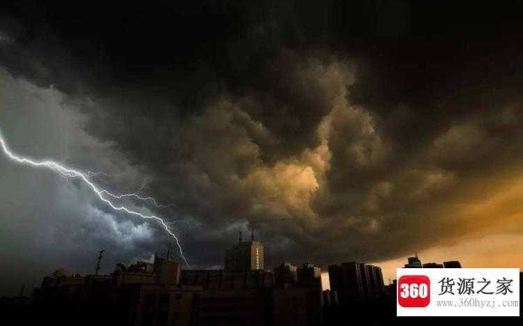 下雨的时候云为什么会变成黑色