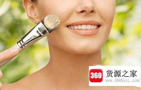 颧骨高的女性化妆打扮技巧