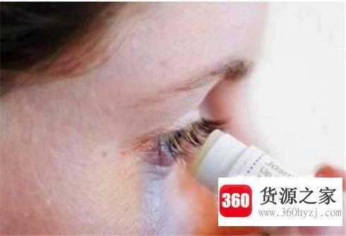凡士林妙用去黑头