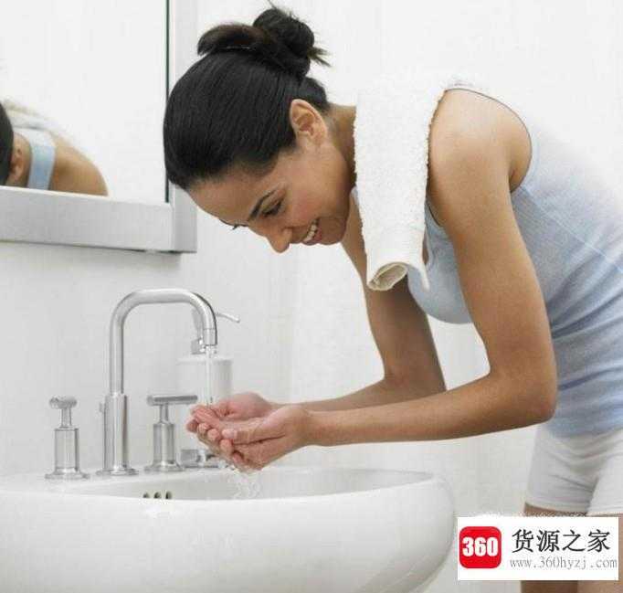 盐水洗脸