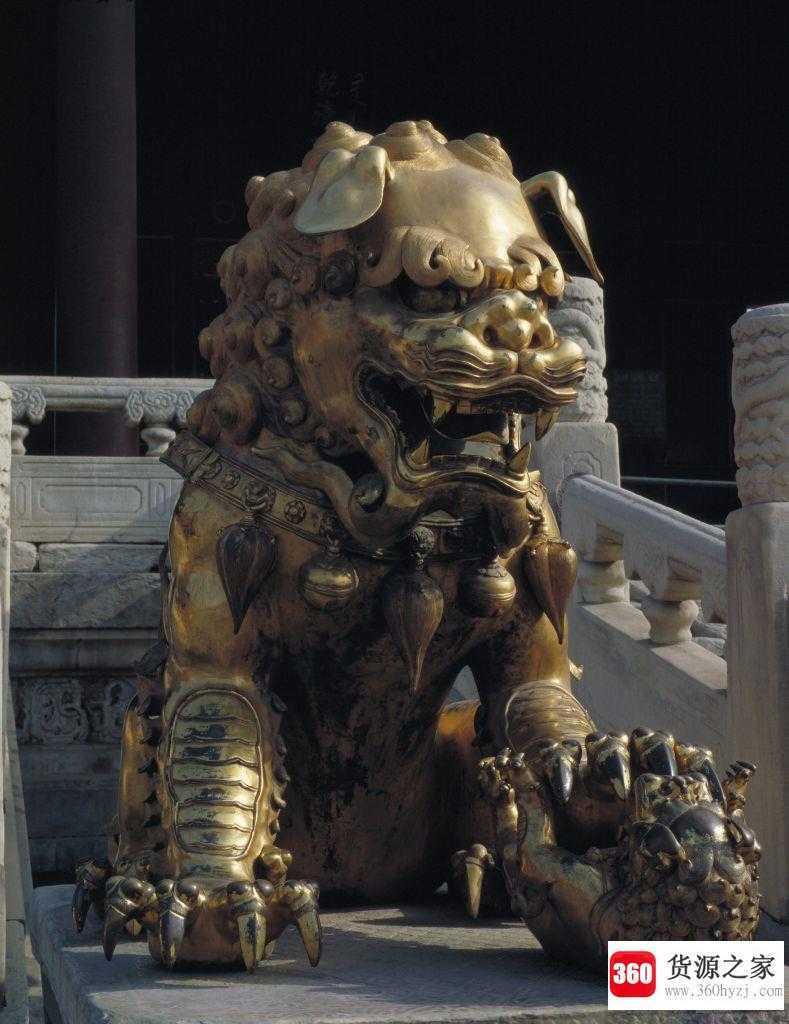 为什么乾清宫的狮子耳朵耷拉眼睛半闭