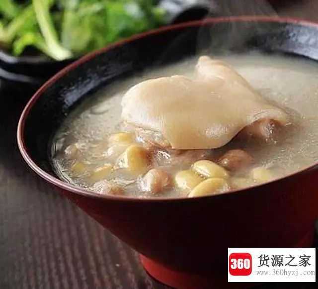 花生炖猪蹄汤的做法