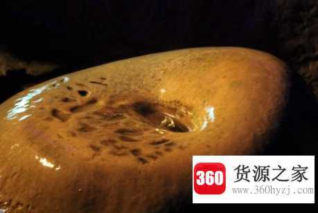 水滴石穿的故事主要讲了什么