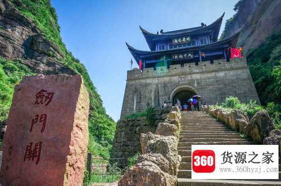一人当关万夫莫开的意思