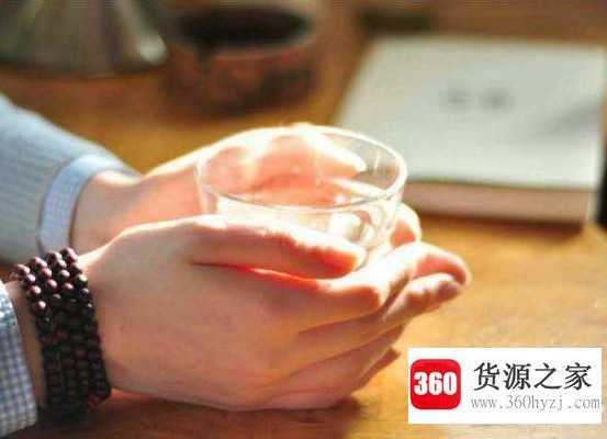 早上一杯水的好处