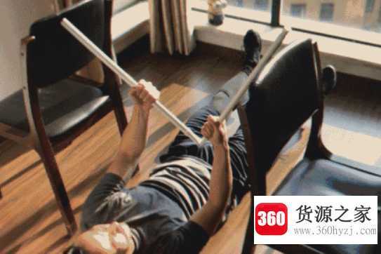 通过什么作用为肌肉的收缩提供能量