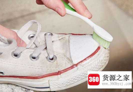 鞋子上有霉点怎么去除