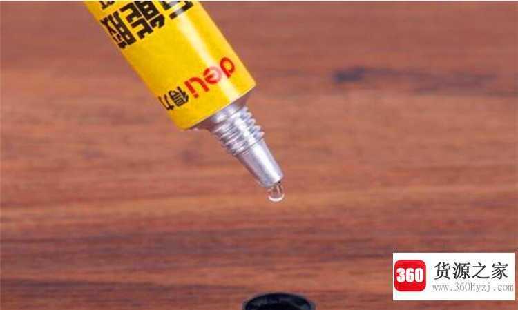 万能胶水能粘什么