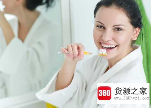 饭前刷牙还是饭后刷牙