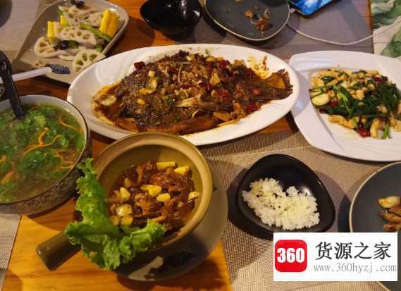 三茶六饭的意思