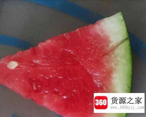 餐厅三角形西瓜怎么切