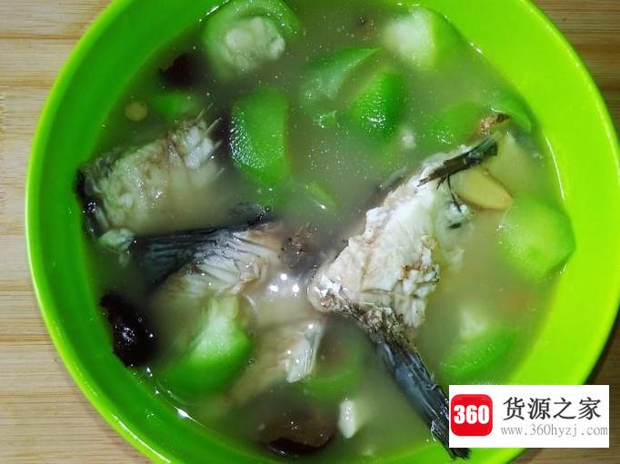 美味鱼骨丝瓜汤的做法