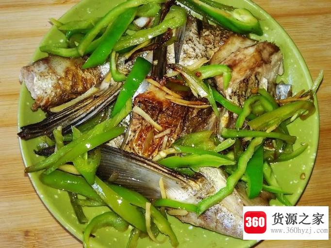 好吃的青椒爆鱼腩的做法