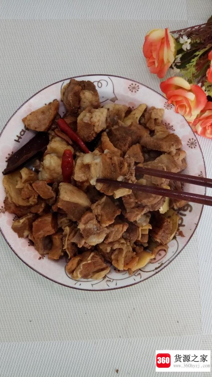 怎样做高压锅版红烧牛腩？