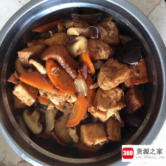 闽南风味之胡萝卜香菇炒豆腐