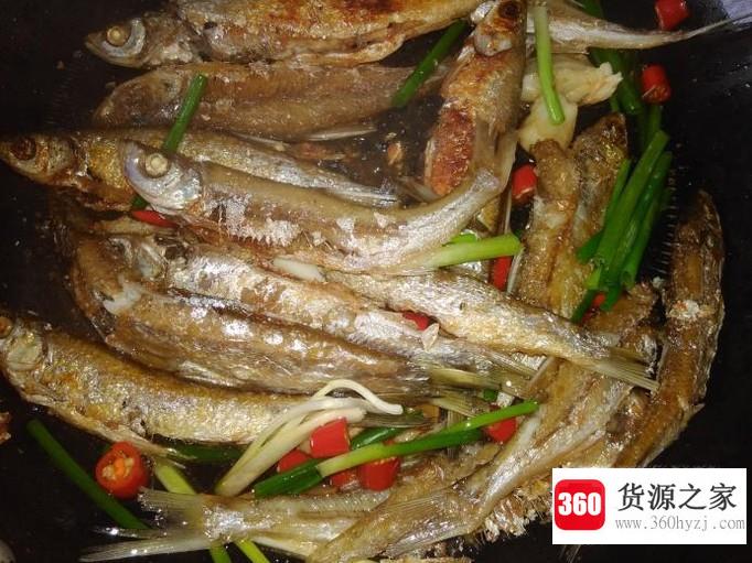 小米辣煎焖刀子鱼的做法