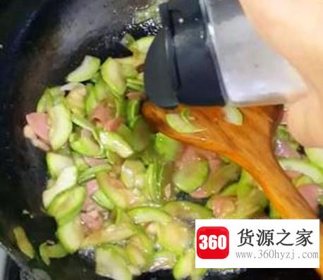 清淡小炒—角瓜炒火腿