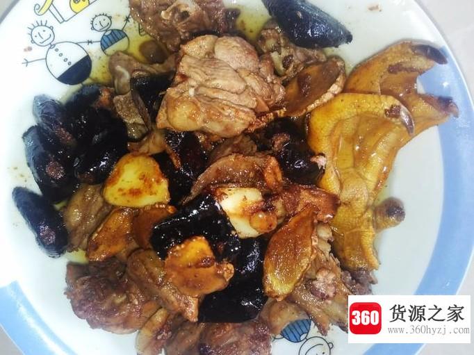 榄角焖土鸭的做法