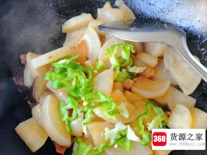 怎么做好吃又营养的香菇猪肉炖萝卜？