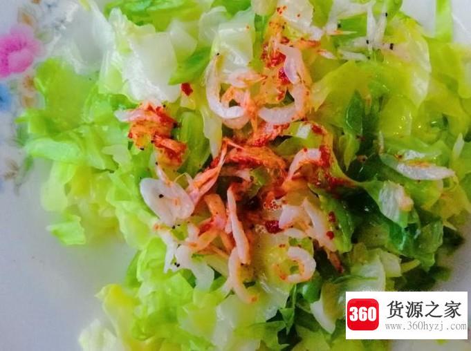 怎样做美味的油泼辣子包菜拌虾皮？
