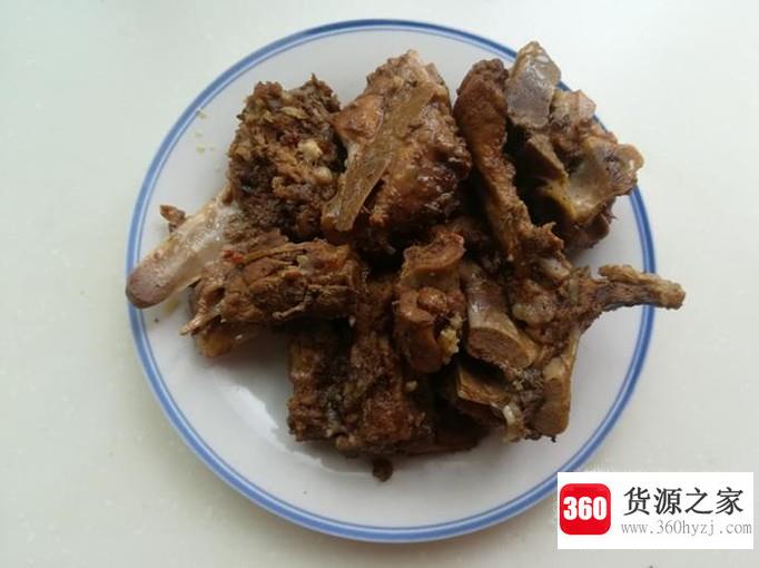香炖猪脊骨的做法