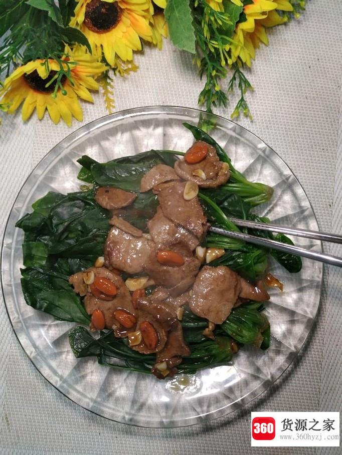 怎样做美味的蚝油菠菜拌猪肝？