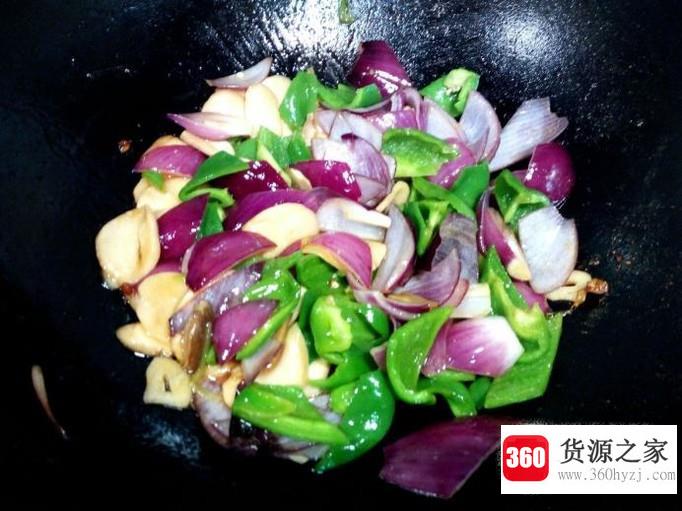 圆葱青椒炒杏鲍菇的家常做法