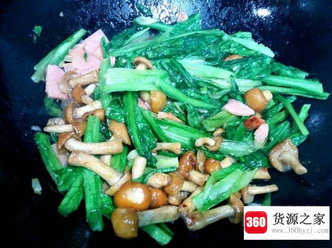 火腿肠炒滑子蘑油麦菜的家常做法
