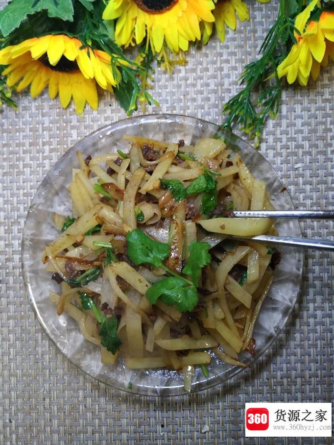 怎样做美味的土豆炒牛肉末？