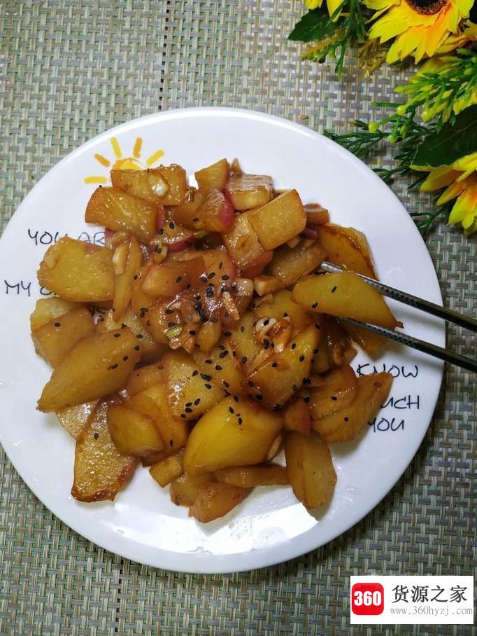 怎样做美味的红烧土豆红萝卜？