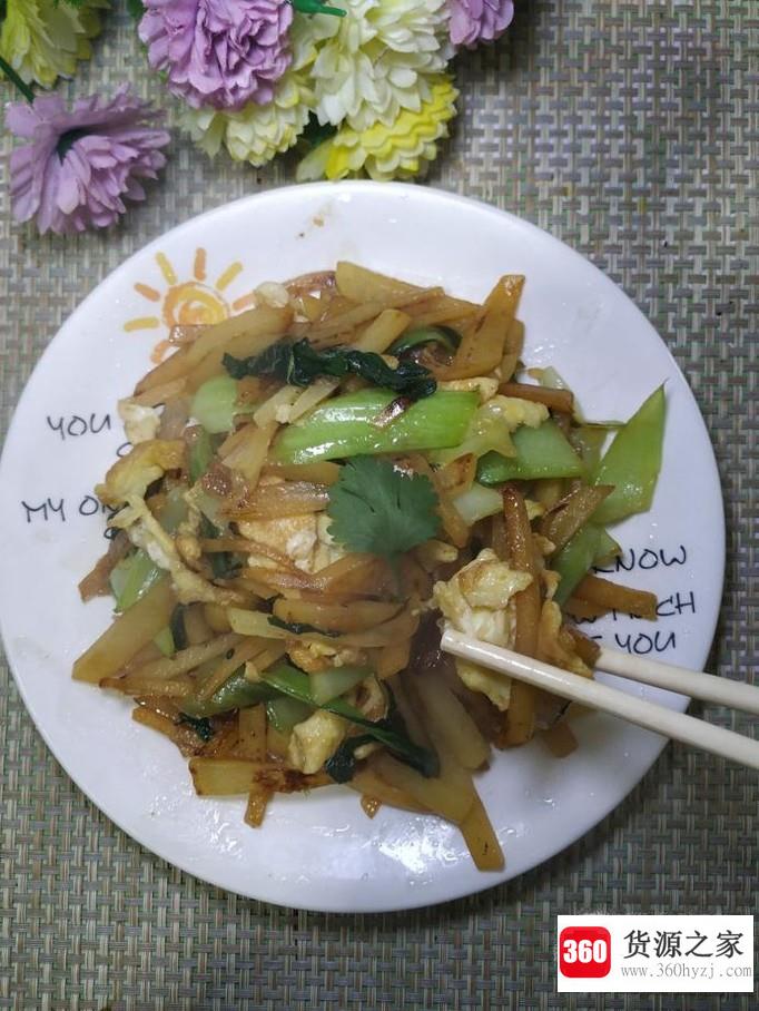 怎样做美味的土豆青菜炒鸡蛋？