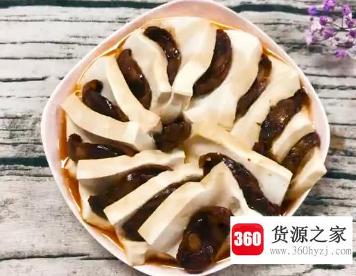腊肠蒸豆腐的做法