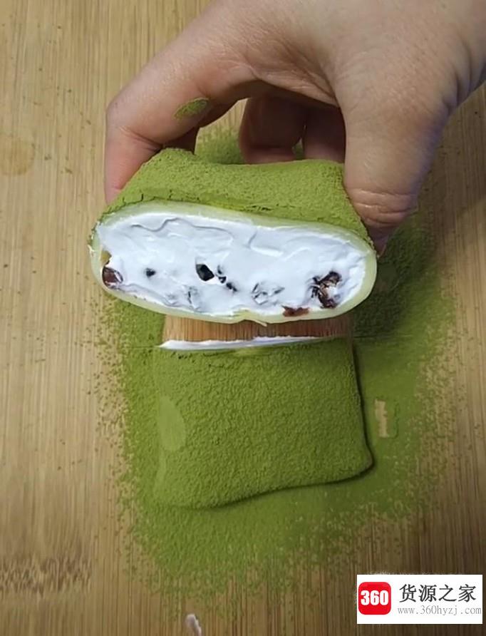 网红抹茶红豆毛巾卷的做法
