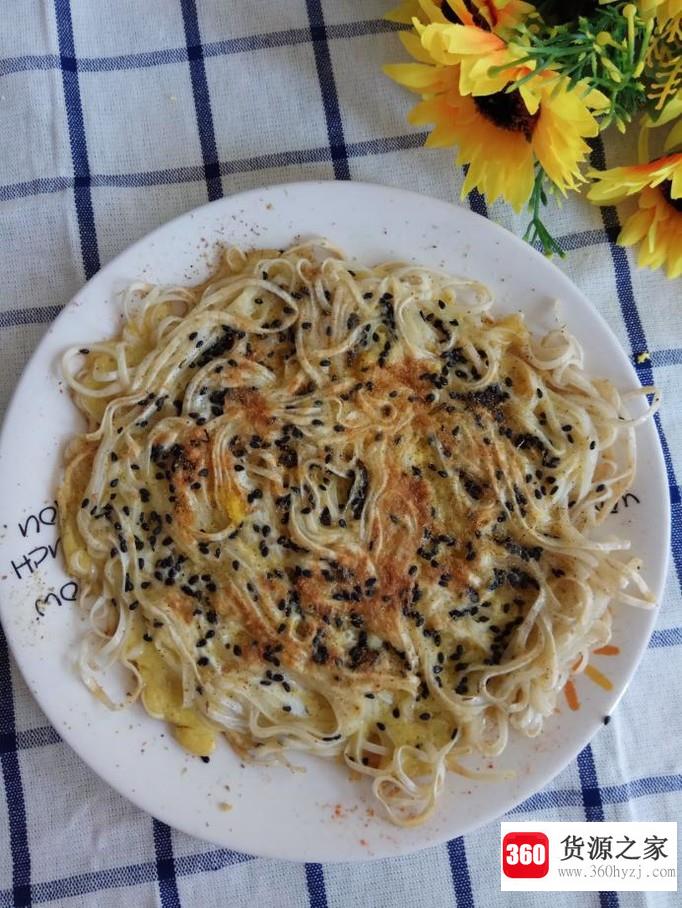 怎样做美味的面条鸡蛋煎饼