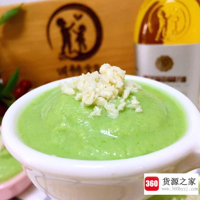 怎么做适合7-8个月宝宝吃的西兰花鸡肉泥？