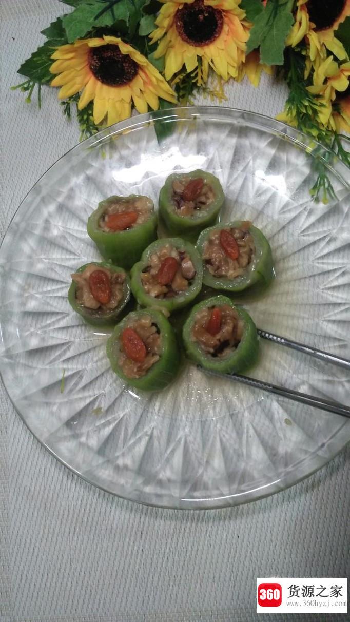 怎样做好吃的蒸丝瓜肉卷？