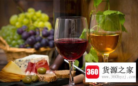 葡萄酒瓶身上标注的年份是指什么？