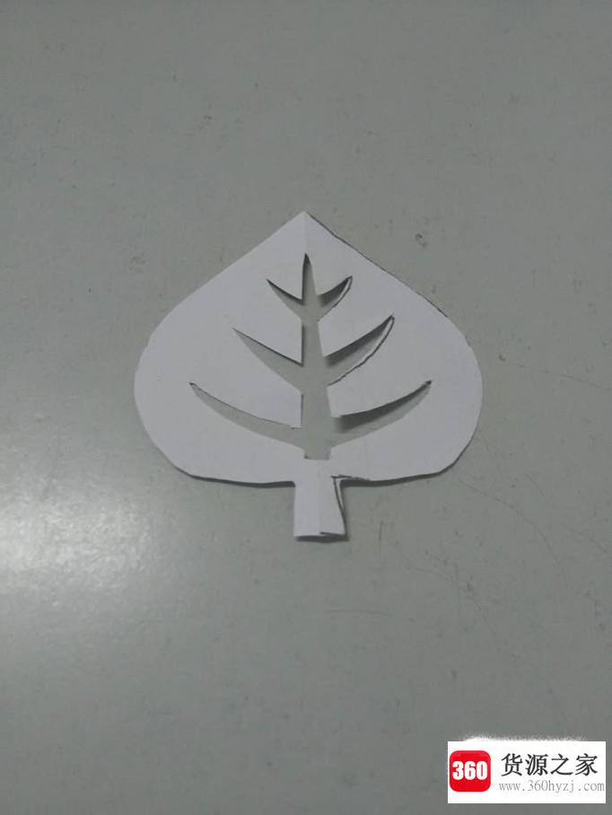 儿童树叶剪纸的简单教程