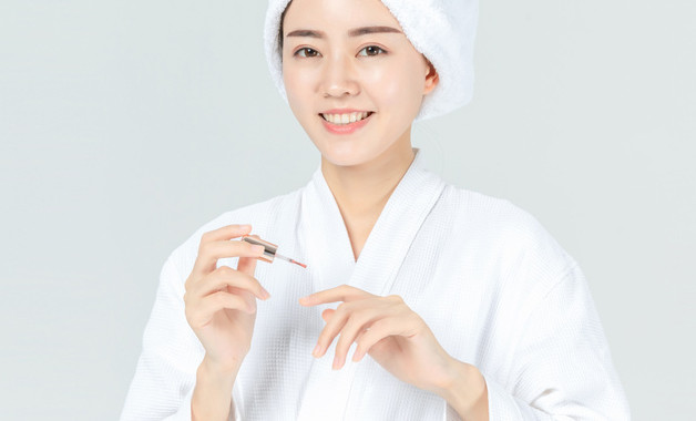 亮甲能治好灰指甲吗